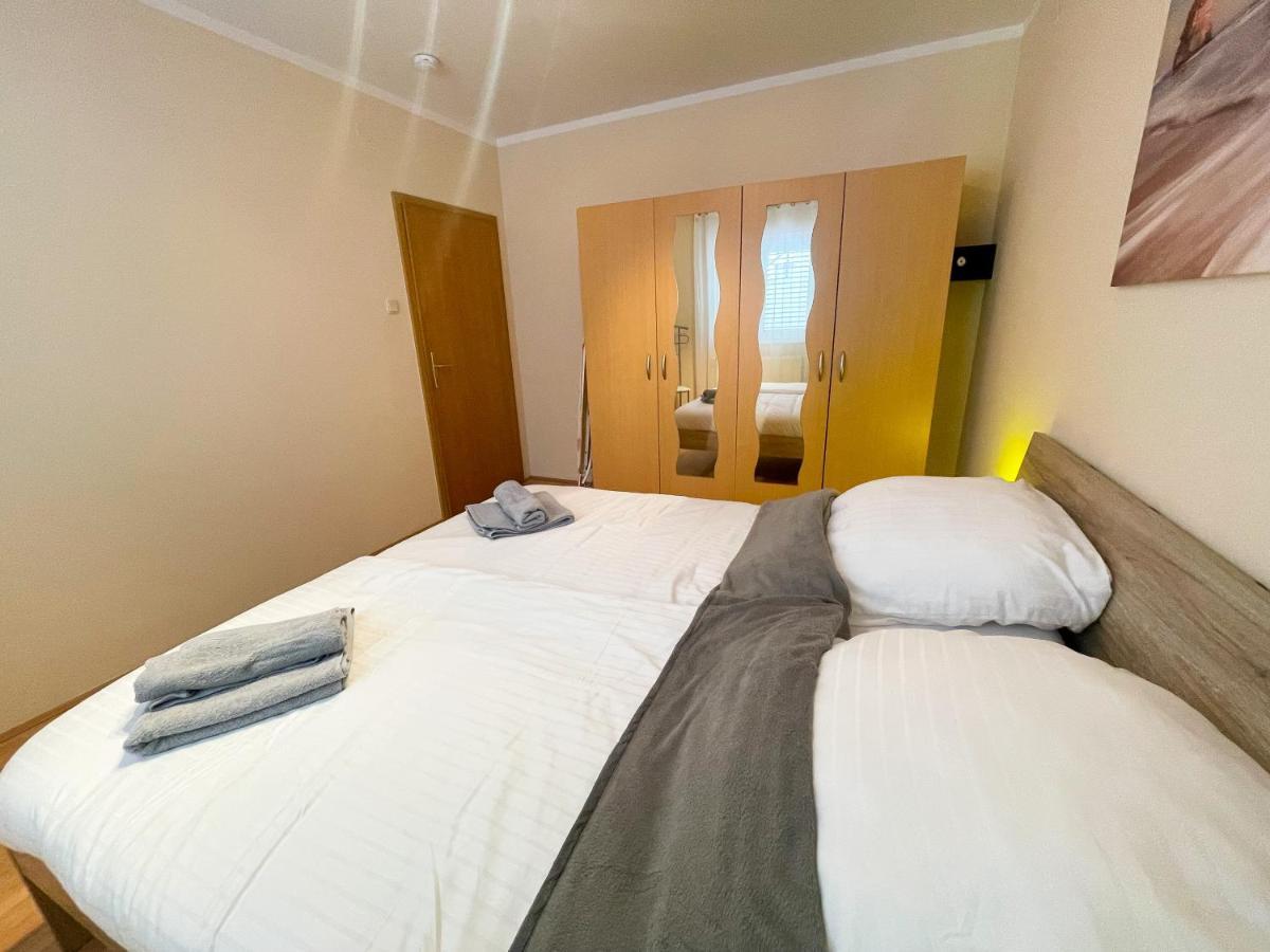 Apartments Sams Novi Vinodolski Eksteriør bilde