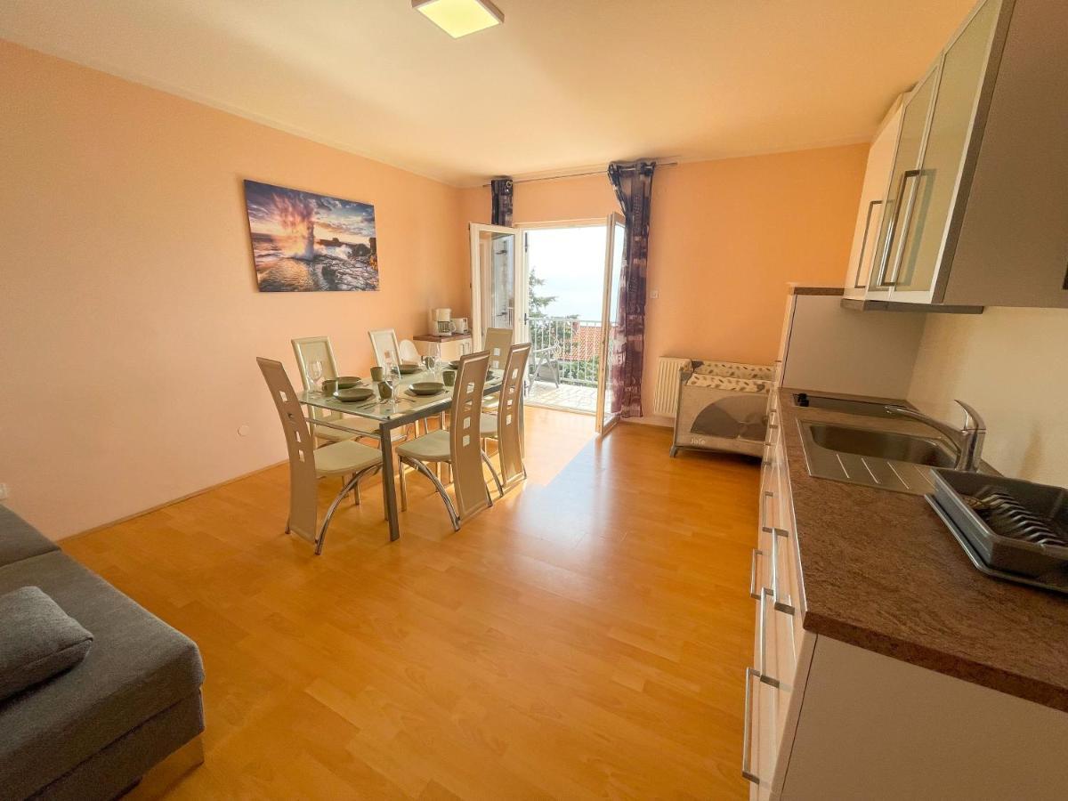 Apartments Sams Novi Vinodolski Eksteriør bilde